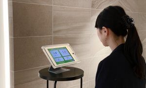 無人受付管理システム「アイタッチ」