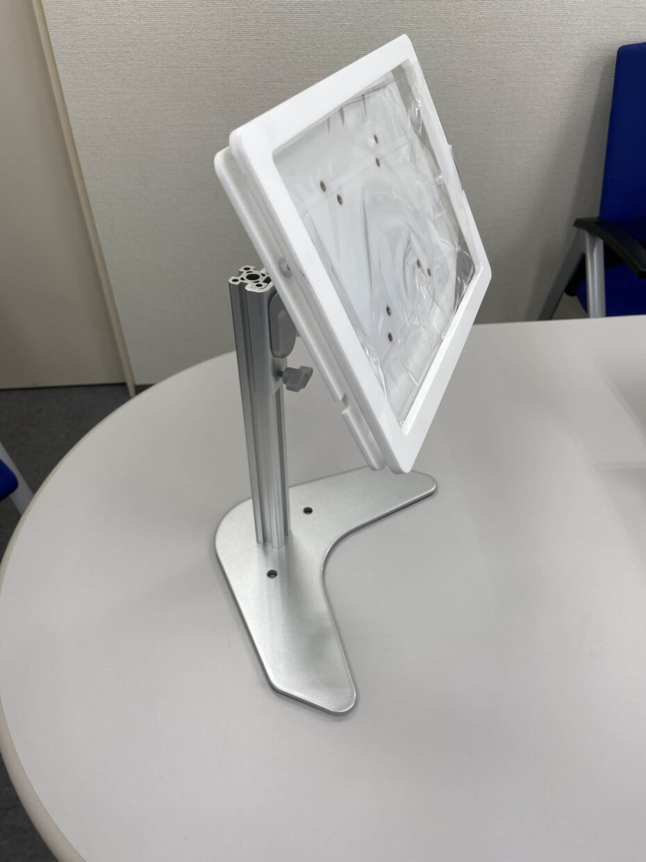 iPadデスクスタンド