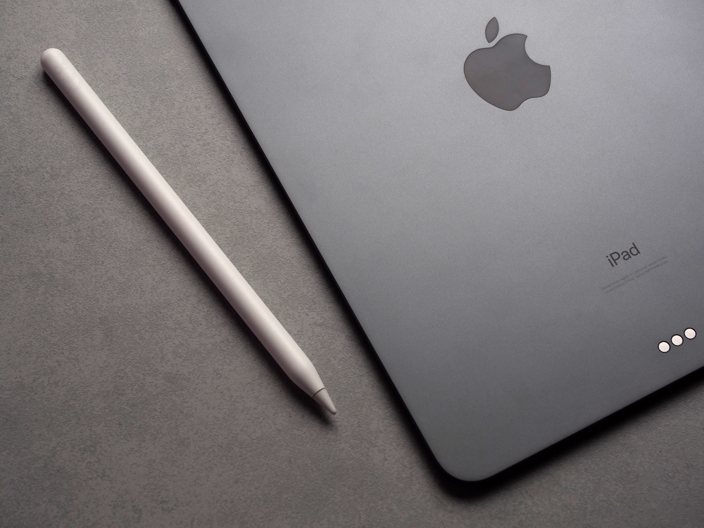 iPadの裏面とApple pencil